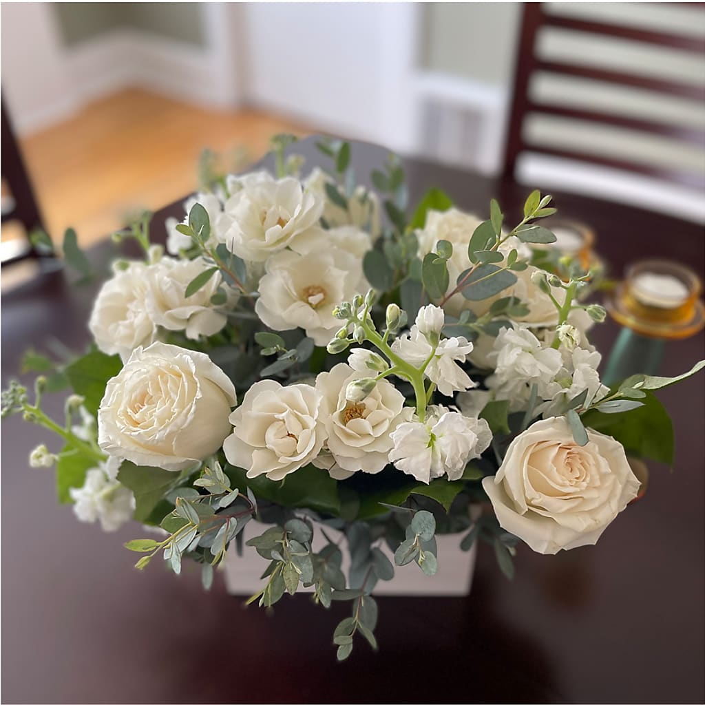 Fresh Linen Box Bouquet – Bittner-long Floral And Greenhouse, Somerset PA